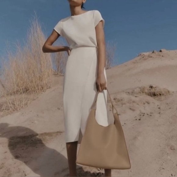 NWT Cuyana Oversized Double Loop Bag in Cappucino - Picture 9 of 17